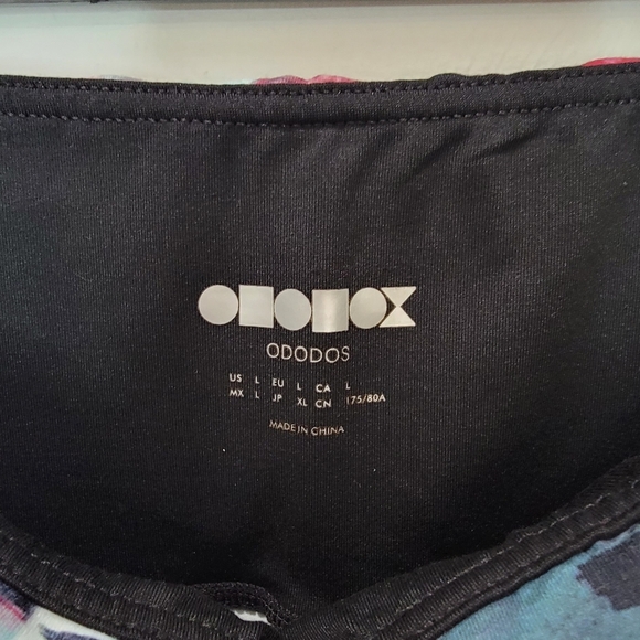 ODODOS Cropped Leggings - Picture 3 of 5